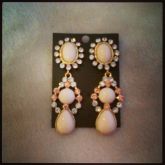 Brinco Strass e pedras